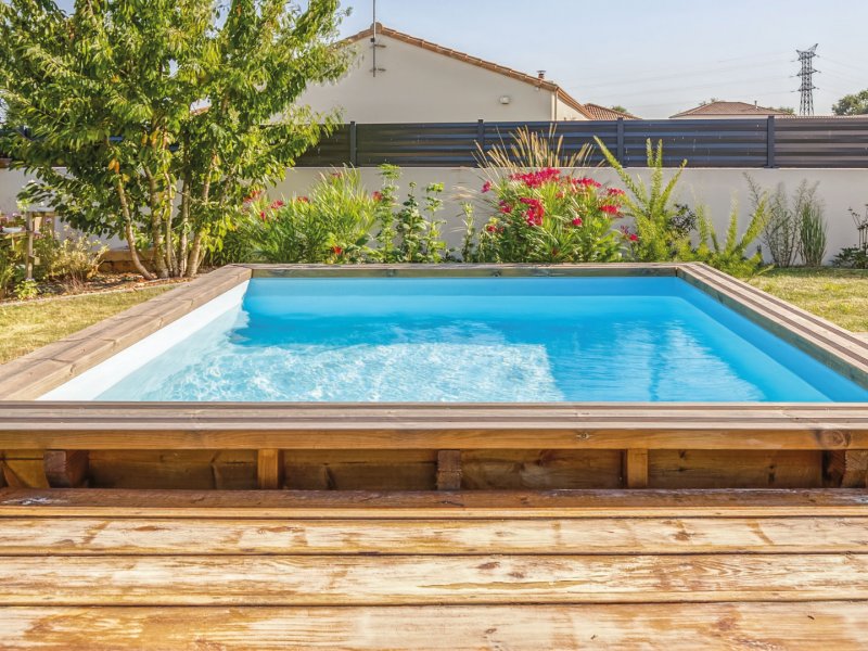 piscine-rectangulaire-en-bois