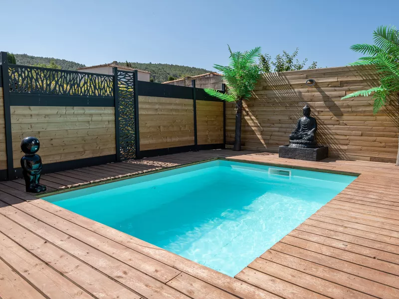 Piscine avec liner propre